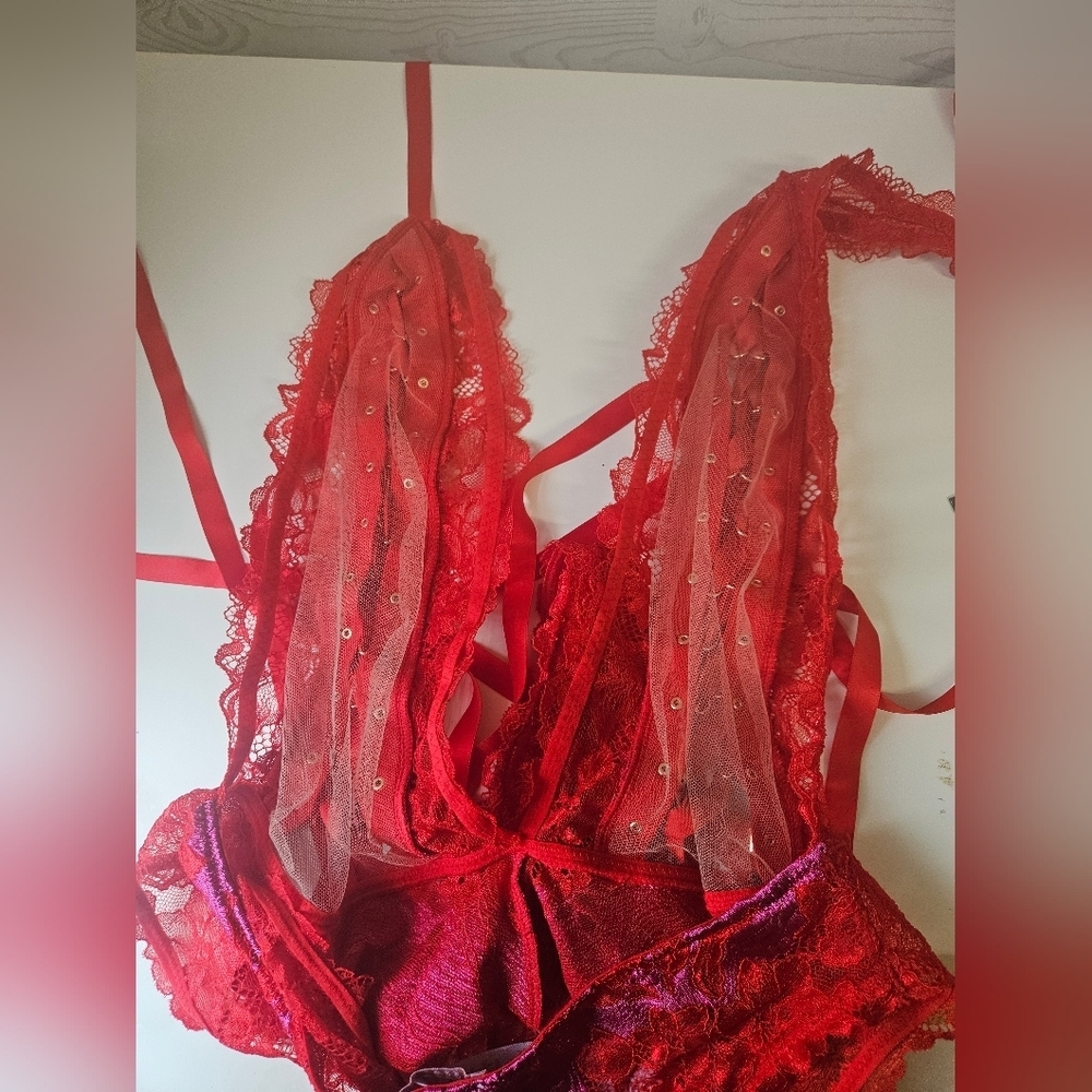 Savage X Fenty Women's Vibrant Red Lace Bodysuit Size Large Valentines ,Sexy - Picture 13 of 13